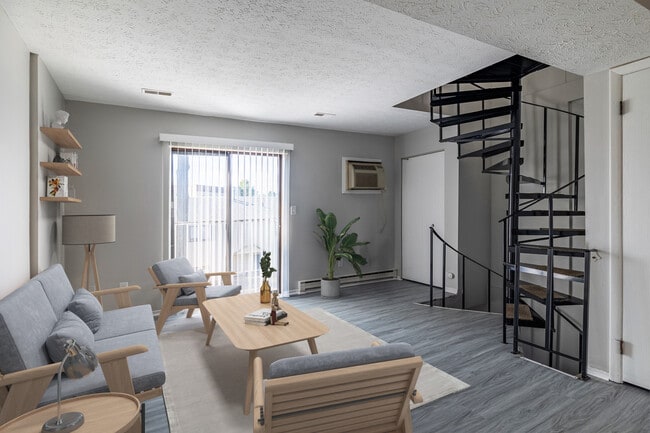 Building Photo - Dakota Ridge