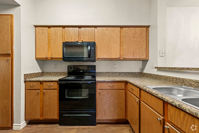 2BR, 2BA - Cocina de 92 m2