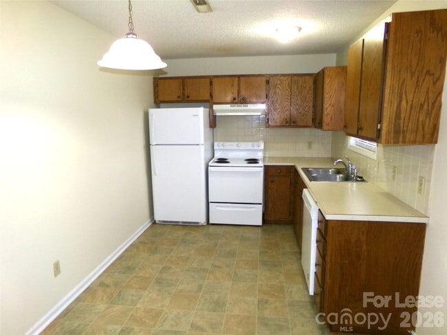 Photo - 100 Fairway St Unidad 37