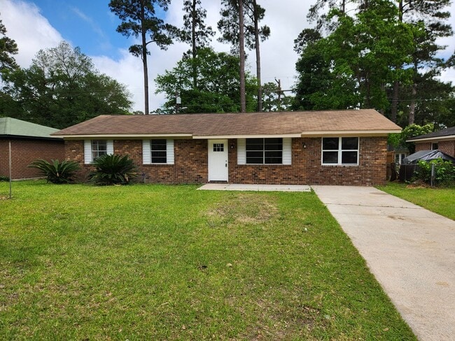 Stunning 4 bedroom, 2 bathroom home locate... - Stunning 4 bedroom, 2 bathroom home locate...