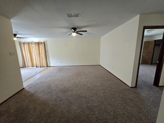 Photo - 1904 Debra St