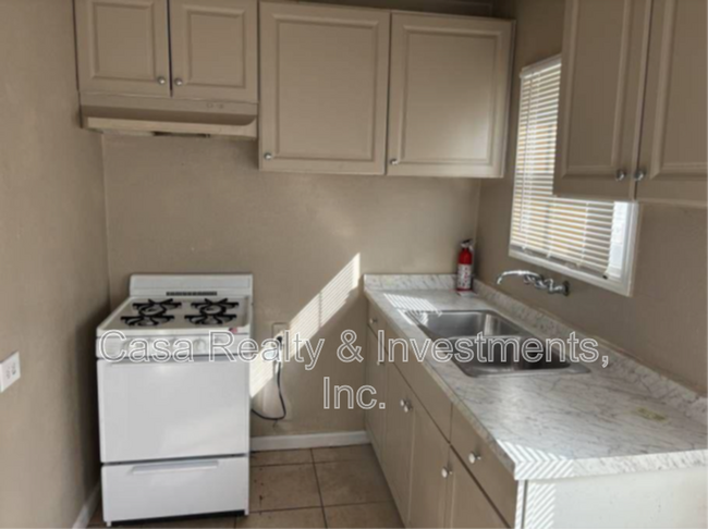 Photo - 470 W Pinedale Ave Unit Back House