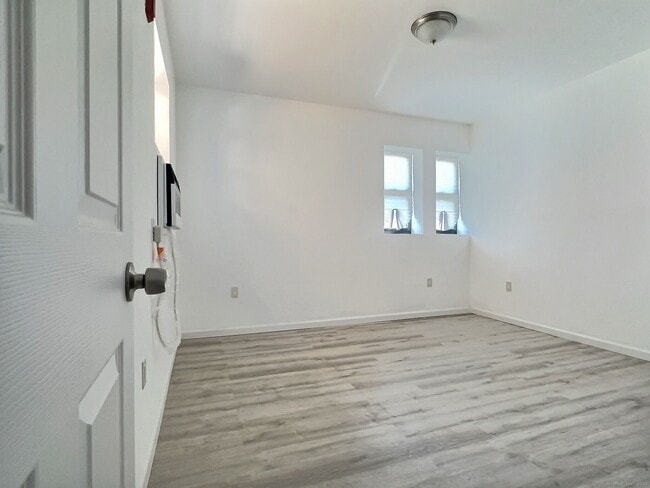 Photo - 677 Fairfield Ave Unit 204