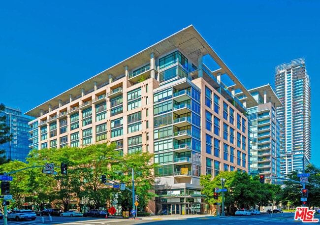 Building Photo - 1111 S Grand Ave Unit 714