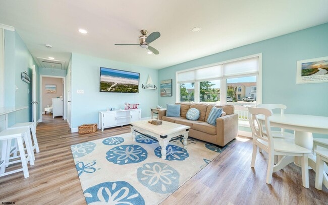 54 Delmar Dr