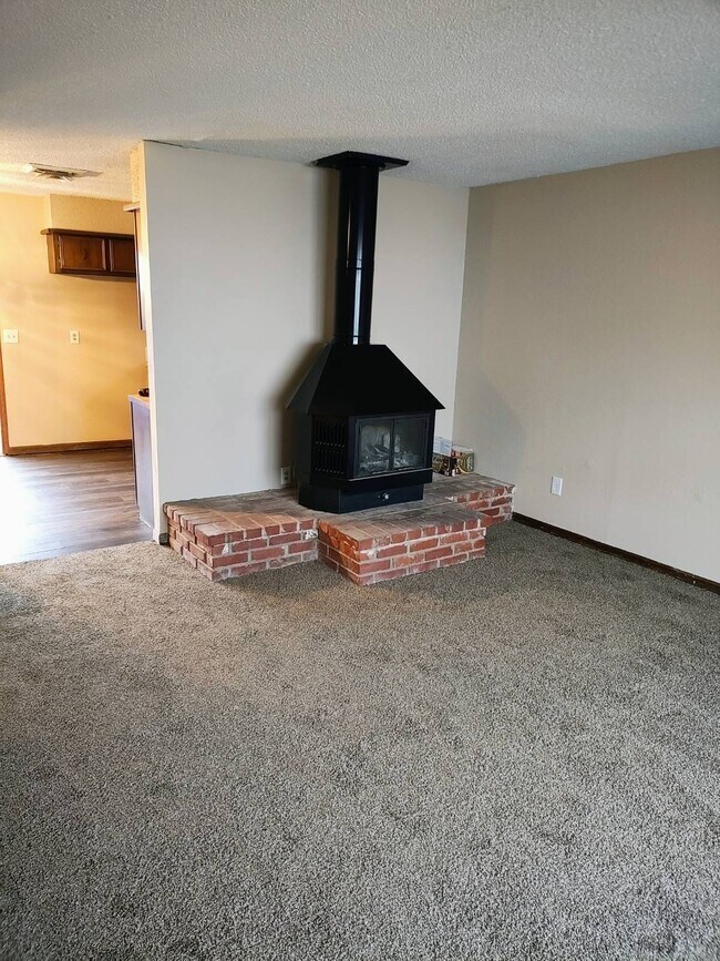 Photo - 1351 S Edwards St