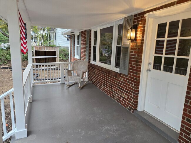 Photo - 929 Due W Ave N