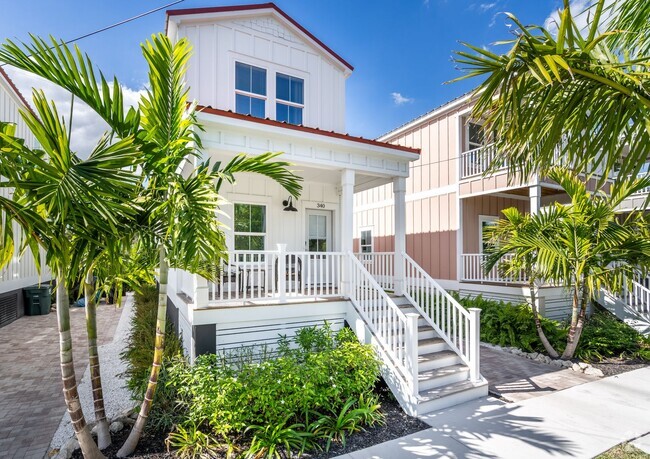 Building Photo - Charming Caribbean Cottage - Downtown Brad... Rental