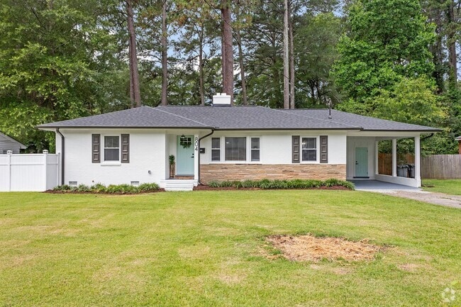 Building Photo - RENOVATED Three Bedroom Home!