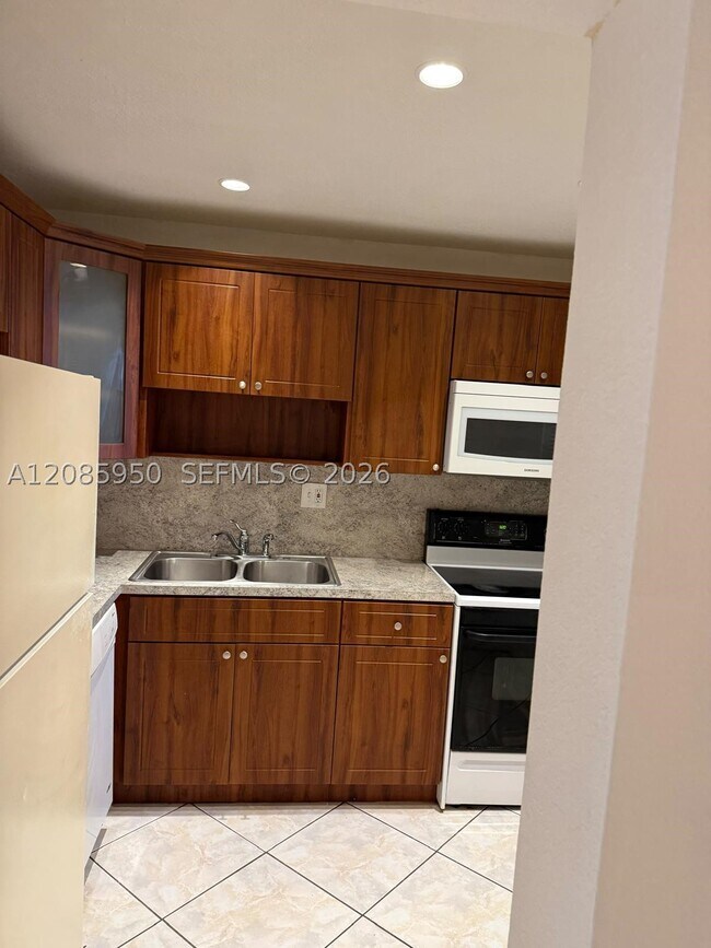 Photo - 8040 N Colony Cir Unit 304