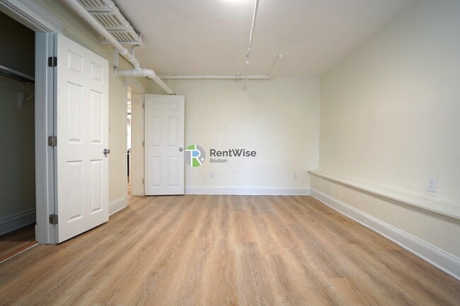 Photo - 6 Camelot Ct Unidad A