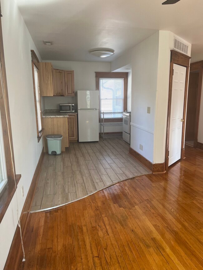 Photo - 2417 Woodland Ave