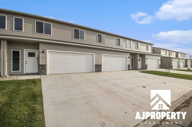 Photo - 5702 E Avett Pl