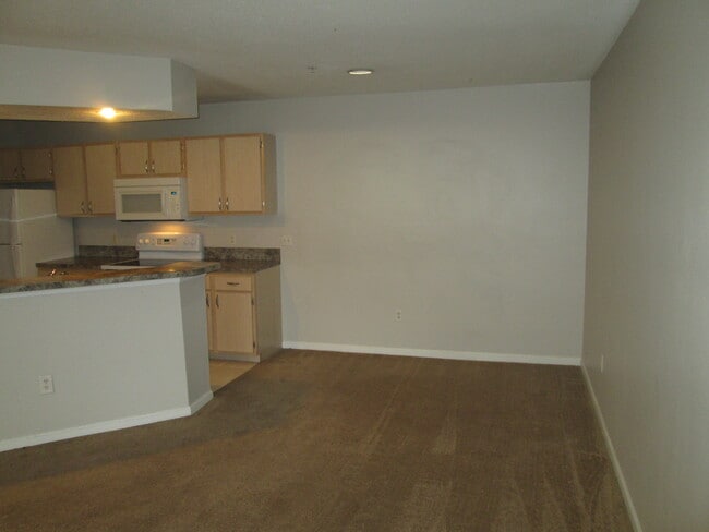 Dining Area - 802 Crest Pines Dr Unit 837