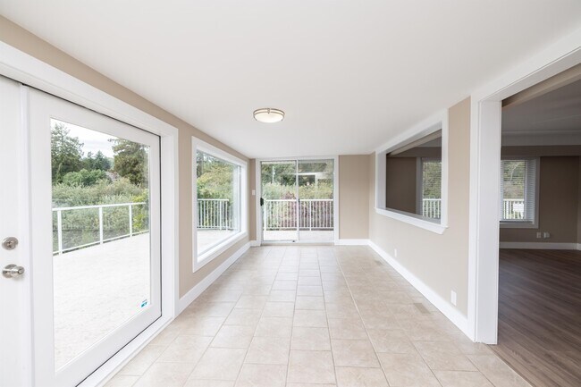 Photo - 3001 Glen Lake Rd