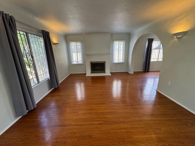 Photo - 1344 S Hudson Ave Unit 1344