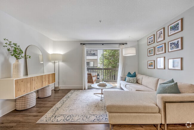 1BR, 1BA - 750SF - Living Room