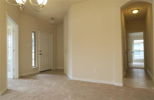 Photo - 812 Kinghaven Dr