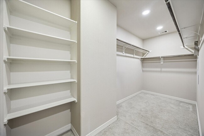 Building Photo - 5749 Larkin St