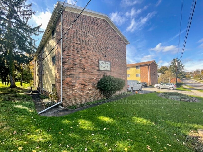 Photo - Oak Ridge Manor Apartments