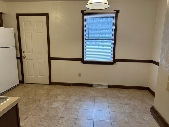 Photo - 3169 W 40th St