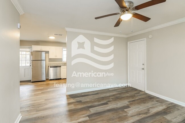 Photo - 4218 Barr St