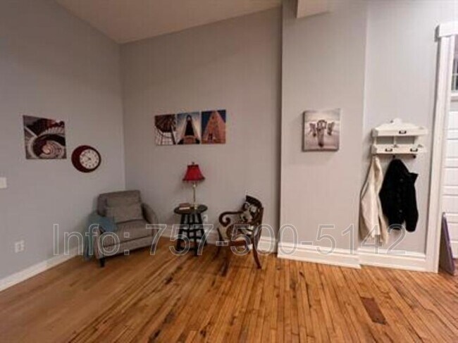 Photo - 2415 Ballentine Blvd Unidad 105