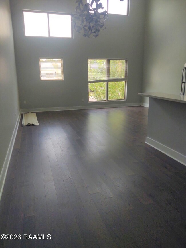 Photo - 206 Highland Oaks Ln