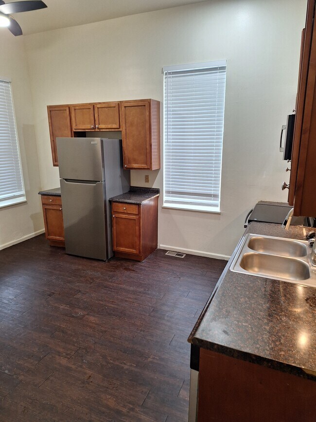 Photo - 1900 Mallinckrodt St Unidad 1st Floor