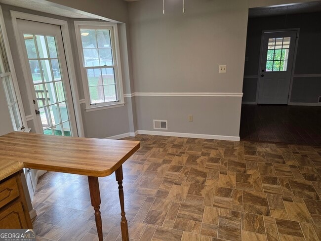 Photo - 214 Candler Rd