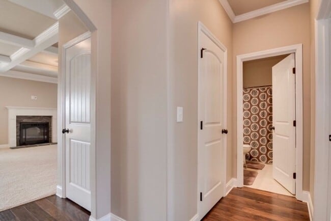 Photo - 260 Wentworth Pl