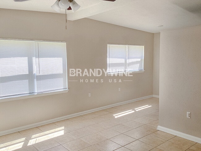 Photo - 2016 E Crenshaw St