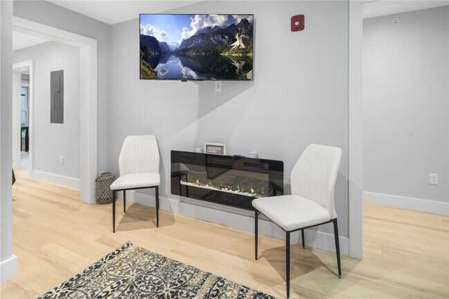 Building Photo - 200 Highland Ave