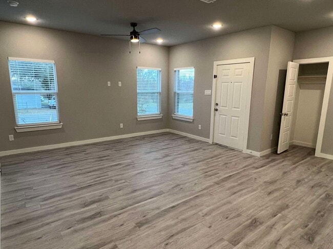Photo - 3159-3161 Francis Drive Unidad 3161