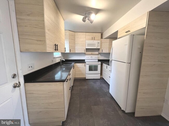 Photo - Beautiful 2bd 1.5bth townhome in Elvaton T...