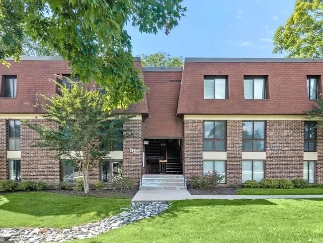 Building Photo - 5249 W Running Brook Rd Unit 102