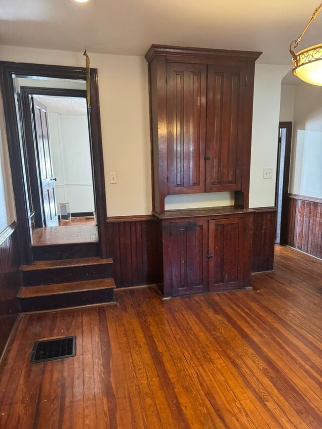 Photo - 4 bedroom, 1 bath, 3 story half double house