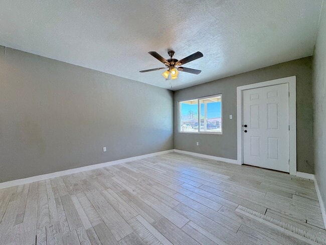 Photo - Northeast El Paso 3 Bed Refrig A/C All Tile Flooring!