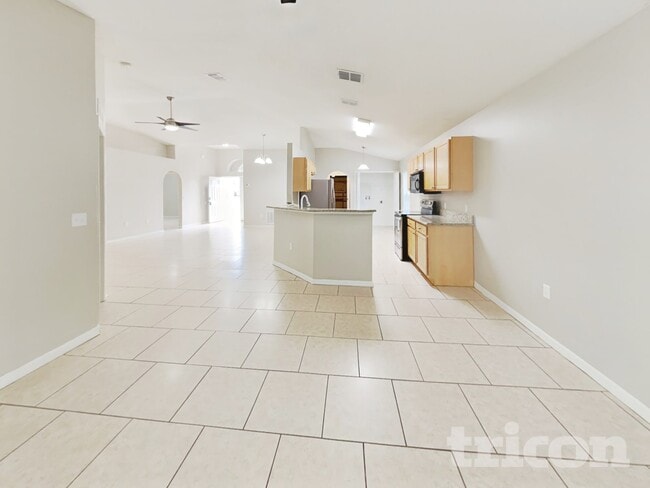 Photo - 10845 Laxton St