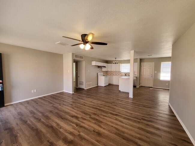 Photo - 3309 Thomas Ave