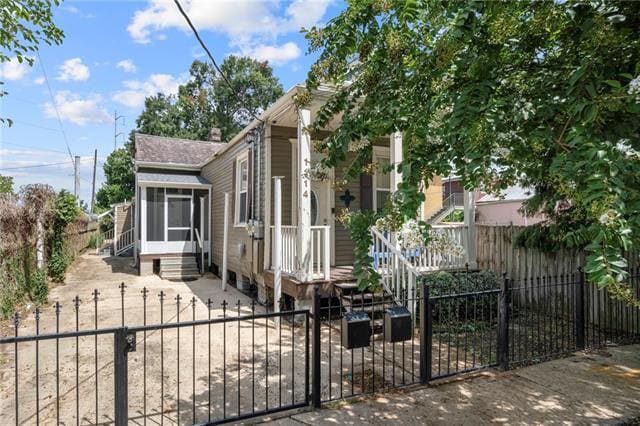 Building Photo - 1112 Monroe St Unit 1112 Monroe