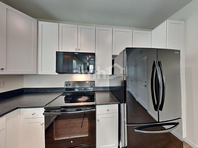 Photo - 794 Rembrandt Ave