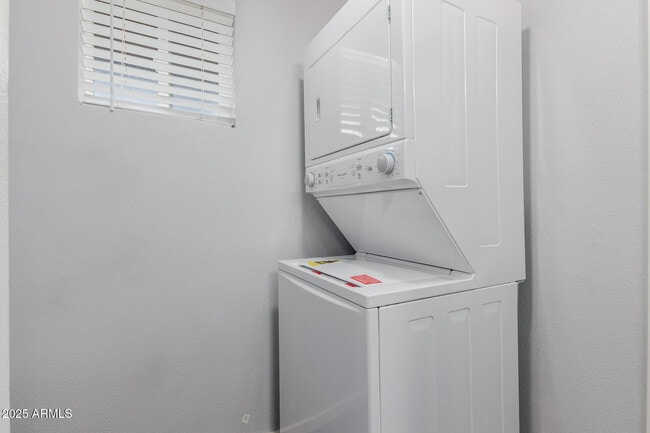 Photo - 1222 W 4th St