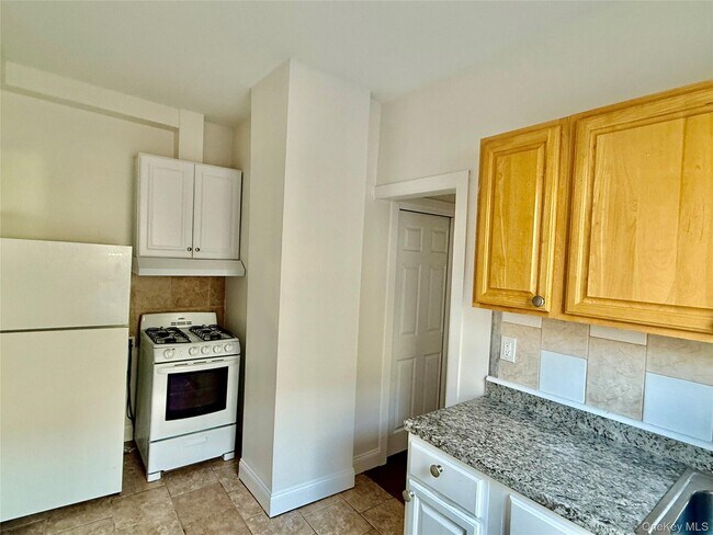 Photo - 137 Lake Ave Unit 3W