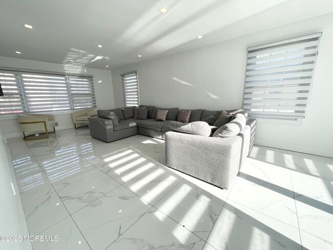 Photo - 7 Berger Ave