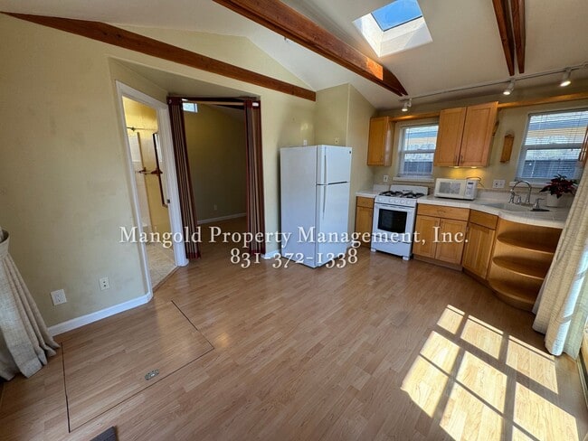 Newly Updated Studio Duplex with Vaulted C... - Newly Updated Studio Duplex with Vaulted C... Casa