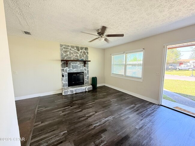 Photo - 808 Forestdale Ave