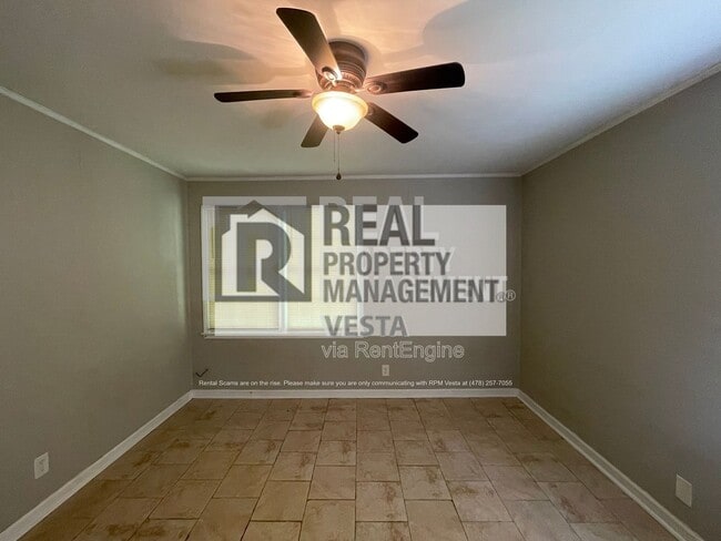 Photo - 247 Riley Ave Unidad B