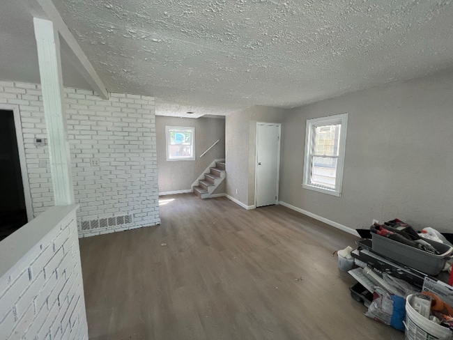 3653 E Hammond Ave
