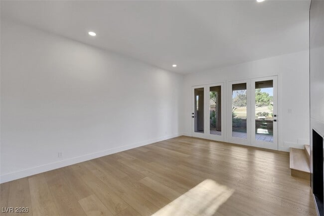 Building Photo - 7132 Mission Hills Dr